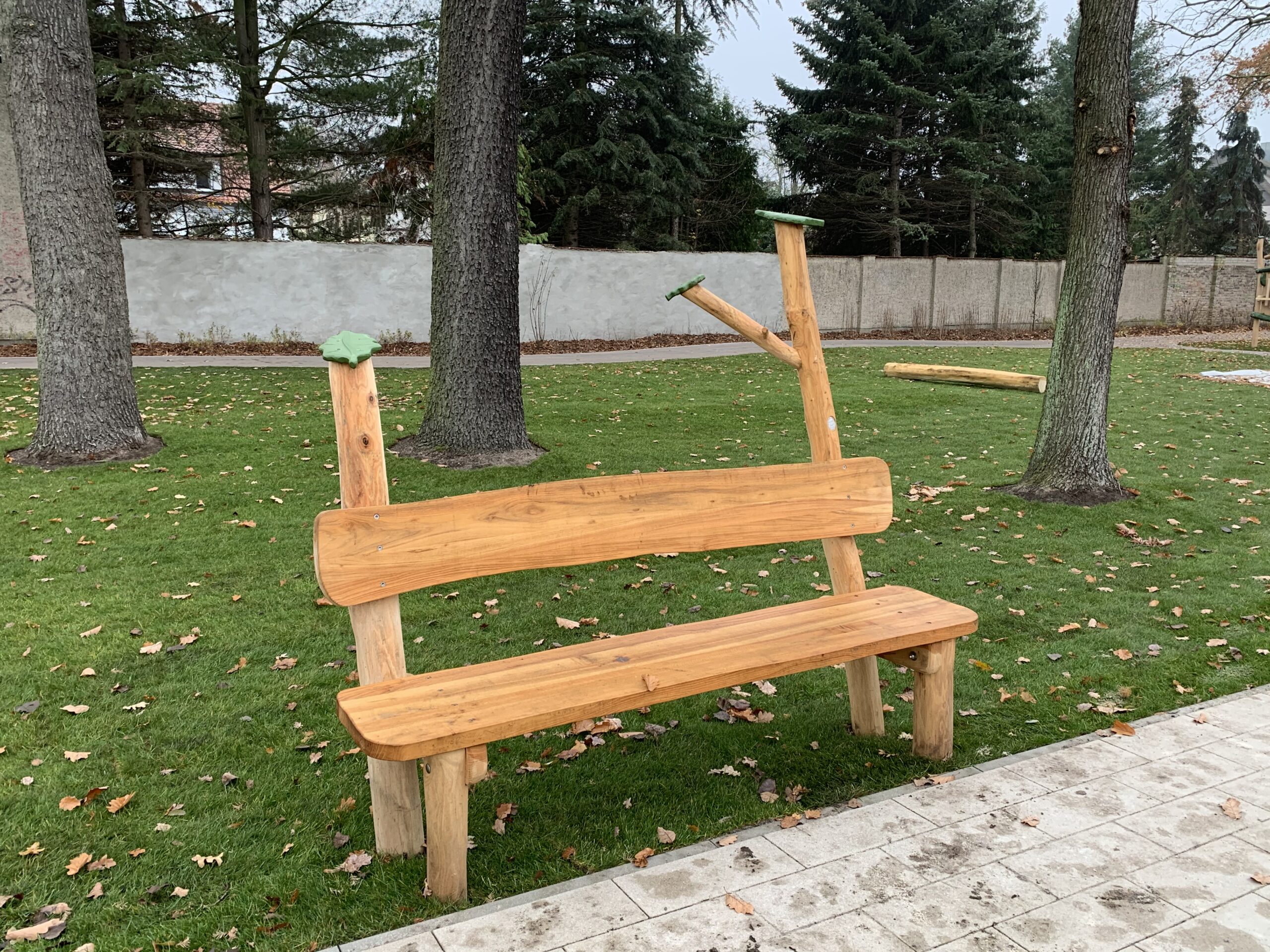 Bank ‚Eiche Oranienburg‘ 2 Bank ‚Eiche Oranienburg‘ – Bild 2