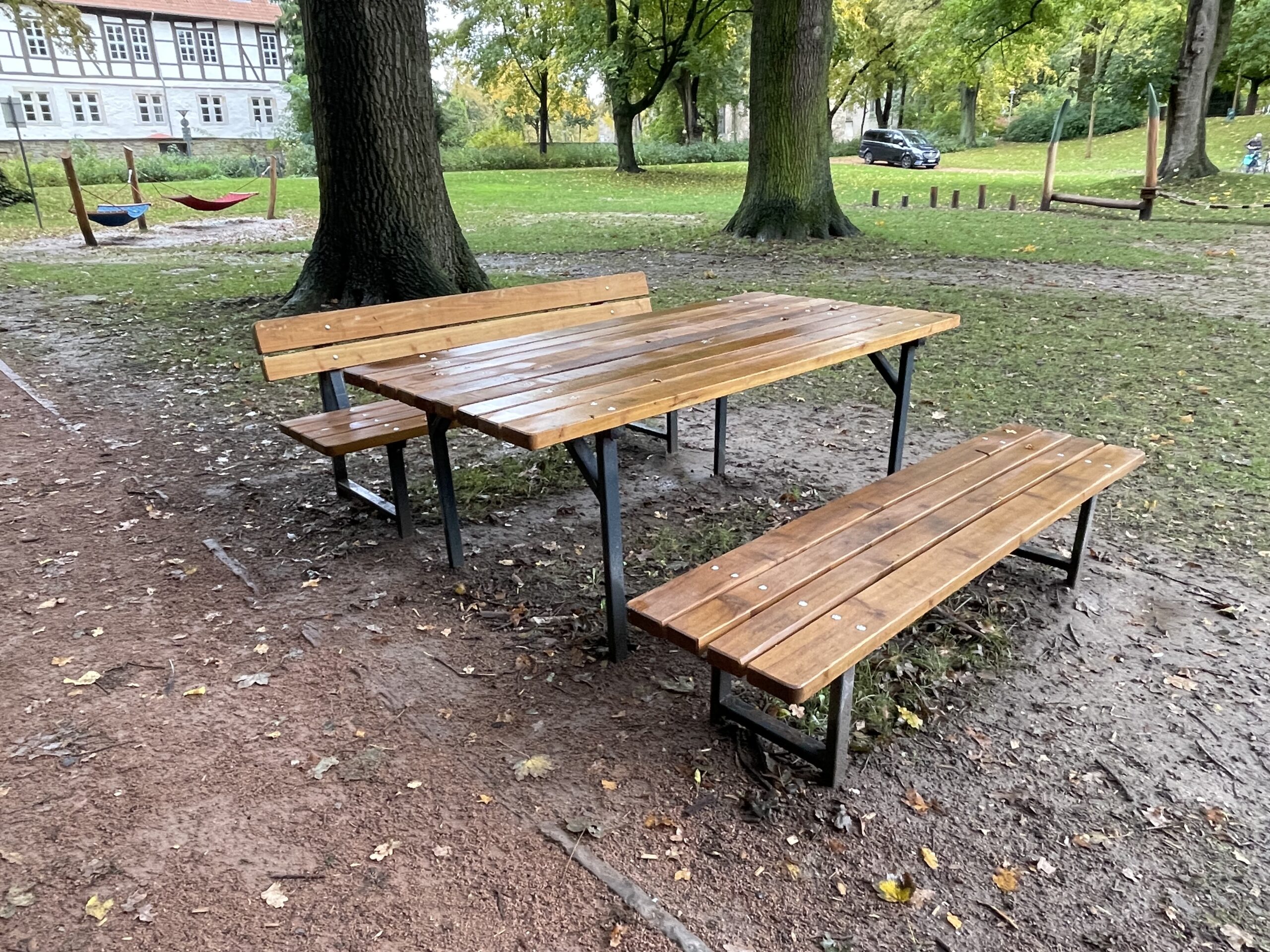 Sitzgruppe ‚Haldenlsleben barreriefrei‘ 2 Sitzgruppe ‚Haldenlsleben barreriefrei‘ – Bild 2